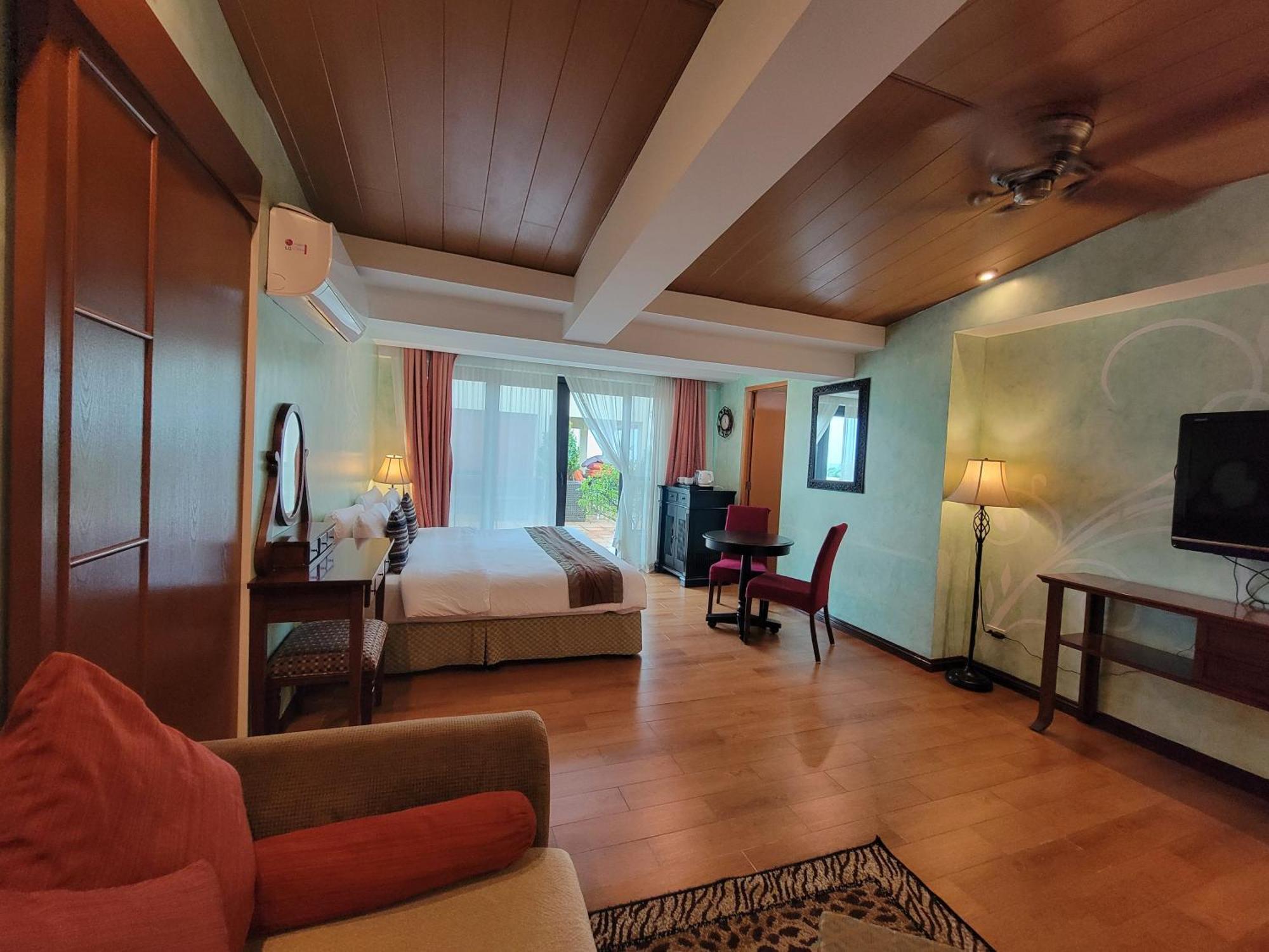 Lee Boutique Hotel Tagaytay Тагайтай Экстерьер фото