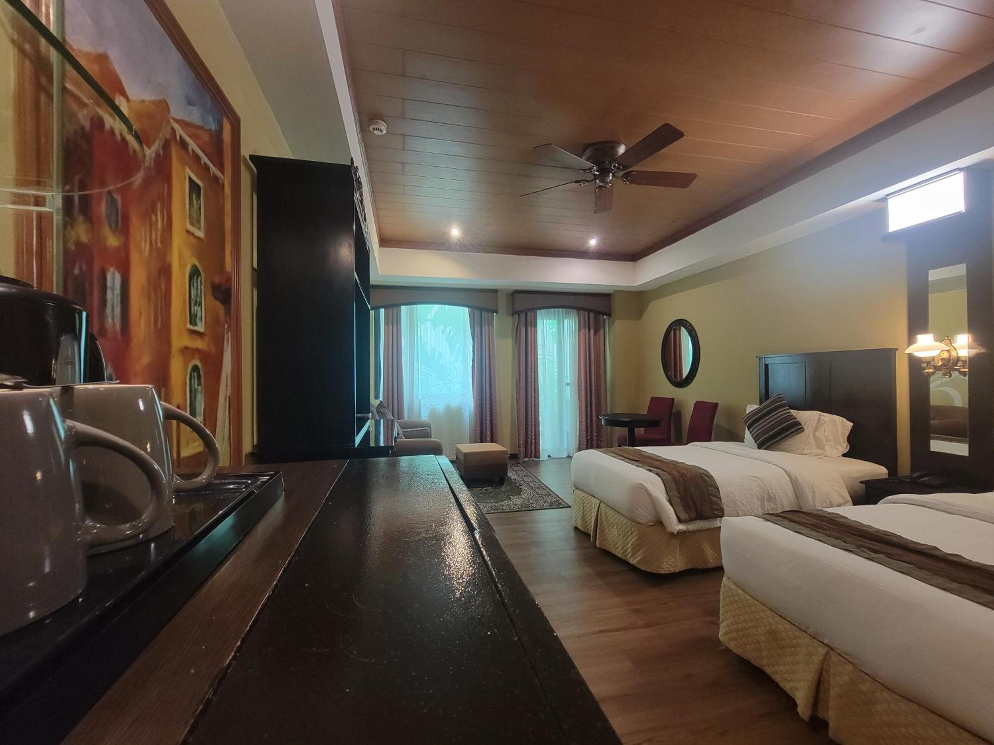 Lee Boutique Hotel Tagaytay Тагайтай Экстерьер фото